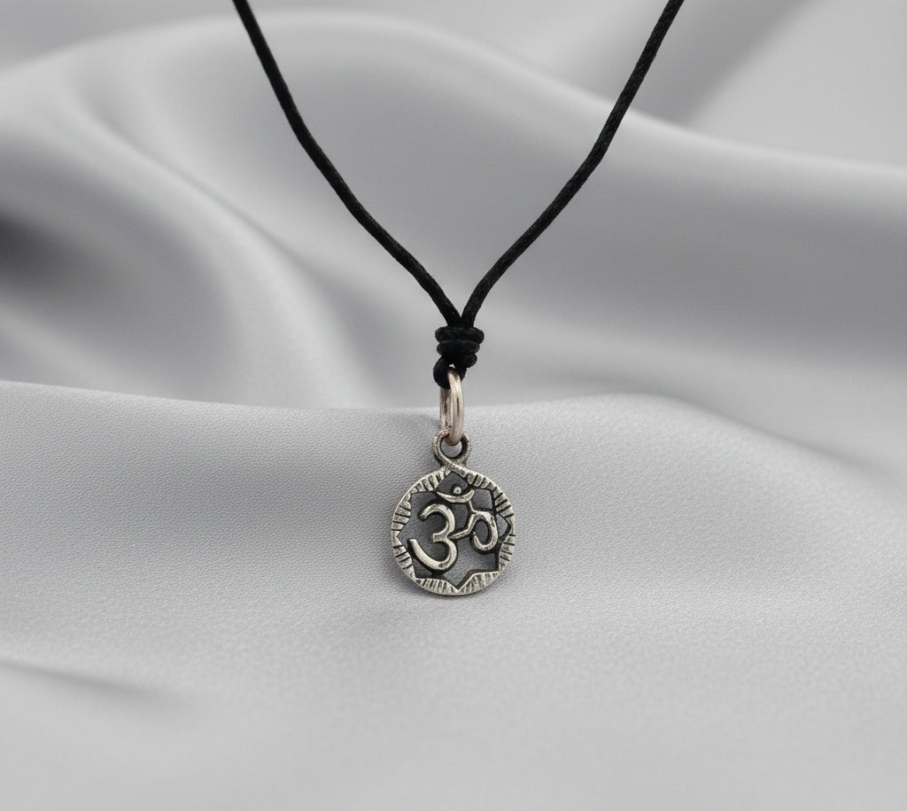 Beautiful Hindu Ohm Silver Pewter Gold Brass Charm Necklace Pendant Jewelry