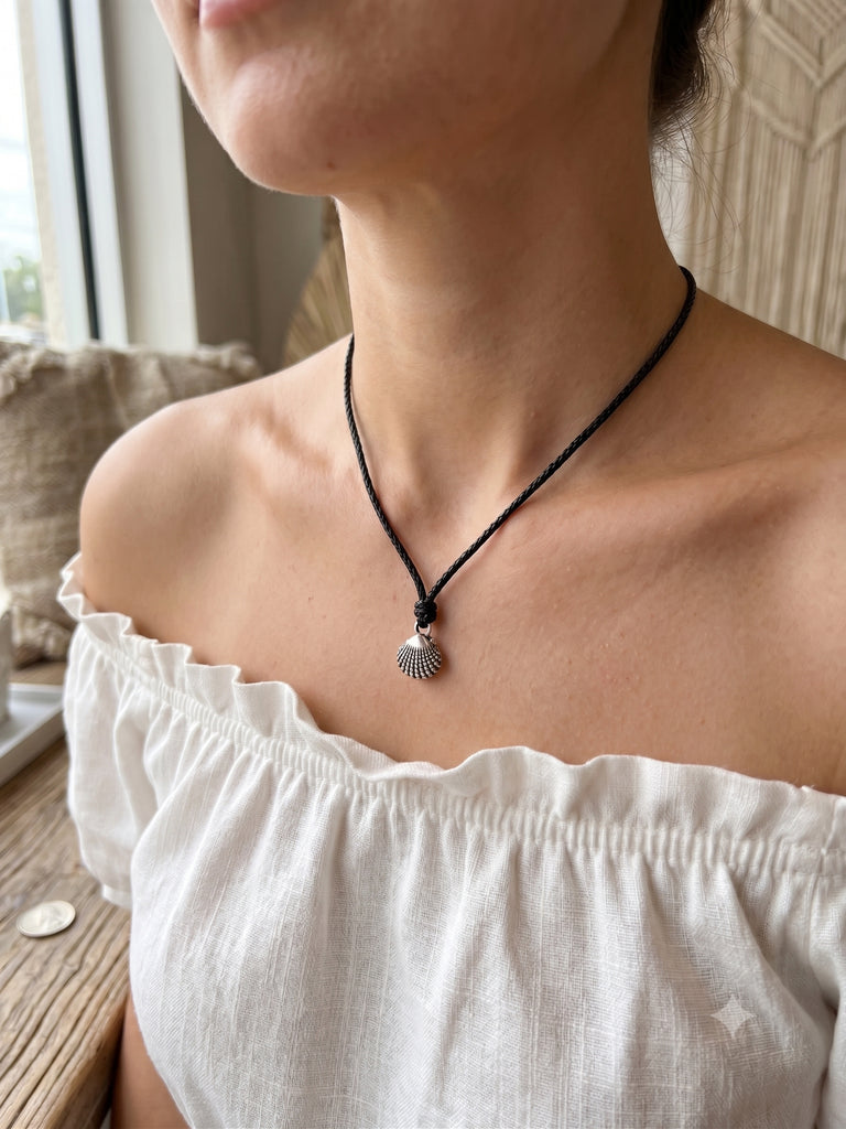 Little Clamshell 92.5 Sterling Silver Pewter Necklace Pendant Jewelry