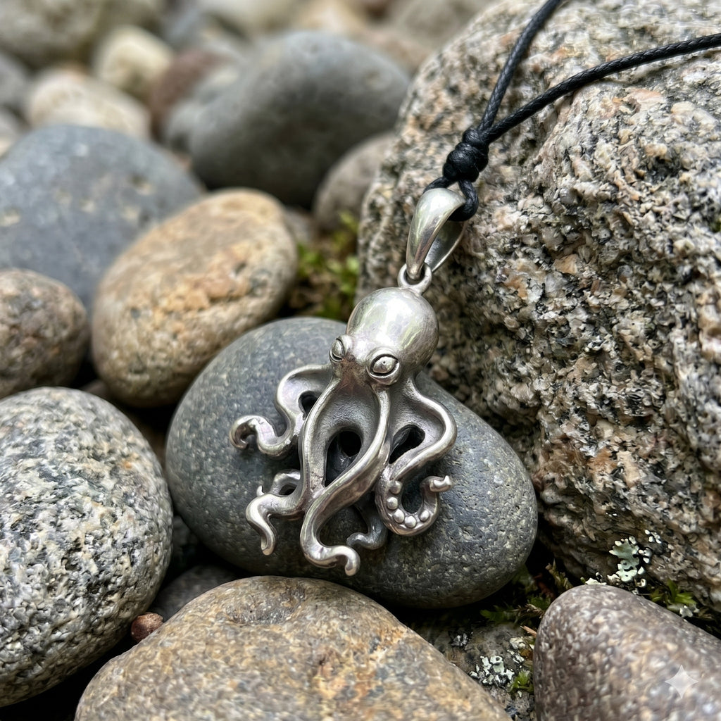 Sea Octopus 92.5 Sterling Silver Charm Necklace Pendant Jewelry