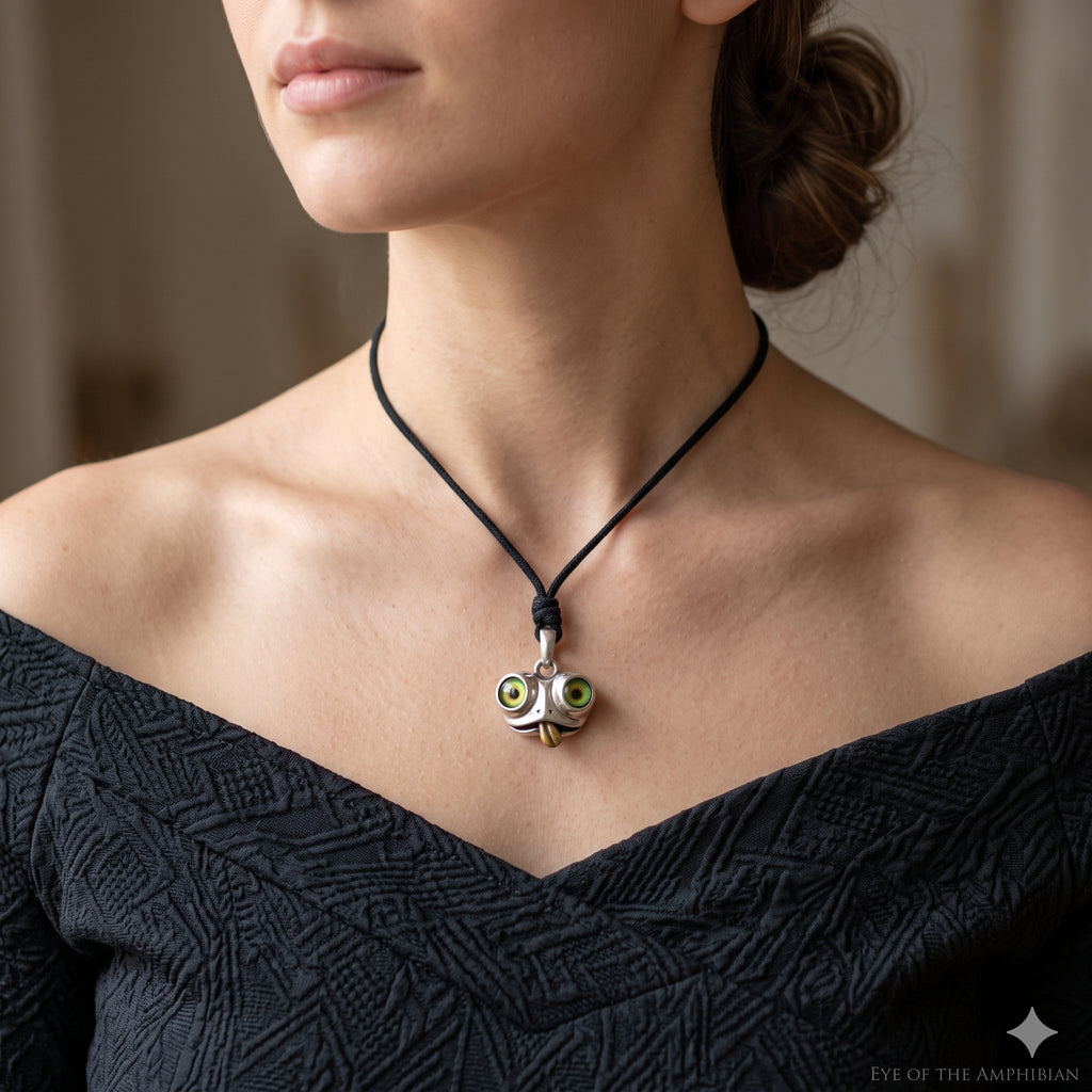 Lucky Gift Cute Cartoon Frog Green Eyes Pendant 92.5 Sterling Silver Pendant Necklace