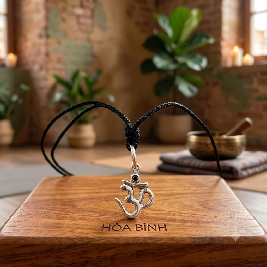 Hindu Aum Om Ohm 92.5 Sterling Silver Pewter Brass Charm Necklace Pendant Jewelry