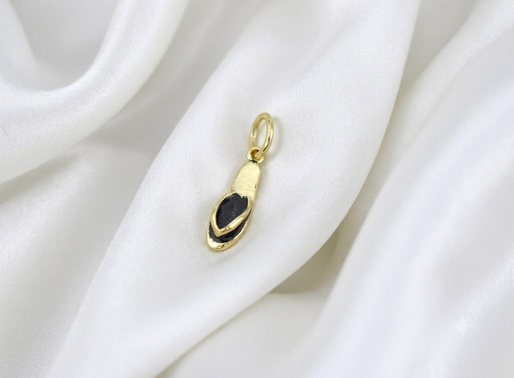Lovely Sandal Shoes Beach 92.5 Sterling Silver Brass Necklace Pendant Jewelry