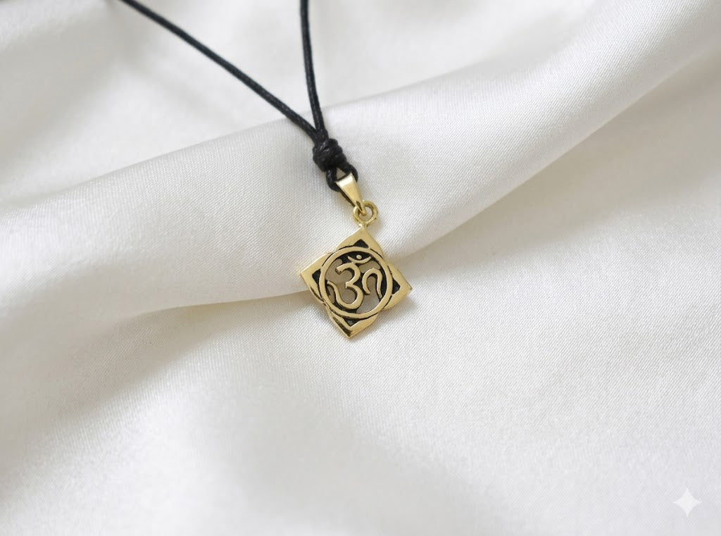 Trendy Hindu Word Om Ohm 92.5 Sterling Silver Pewter Brass Necklace Pendant Jewelry