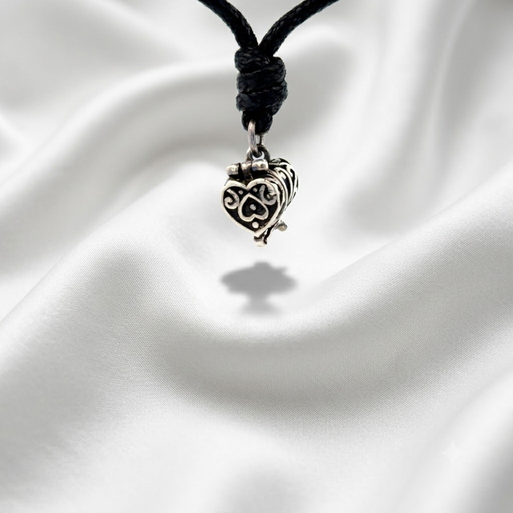 Handcrafted Lockets Ornate Heart Oval, triangle Design, Openable Keepsake 92.5 Sterling Silver Necklace Pendant Jewelry