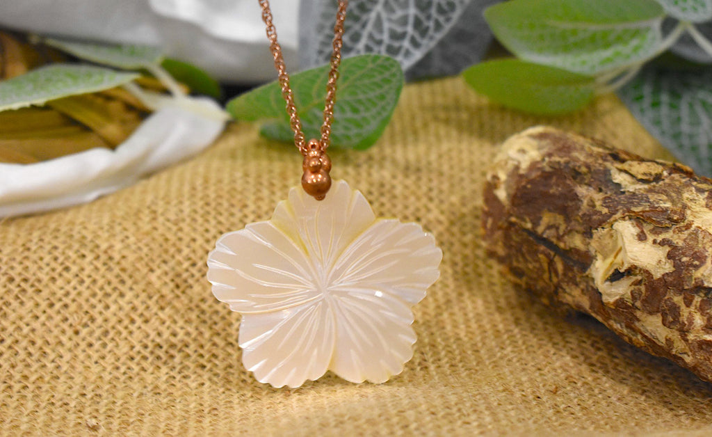 Vintage Carved Mother Of Pearl Shell Flower Necklace Pendant Jewelry