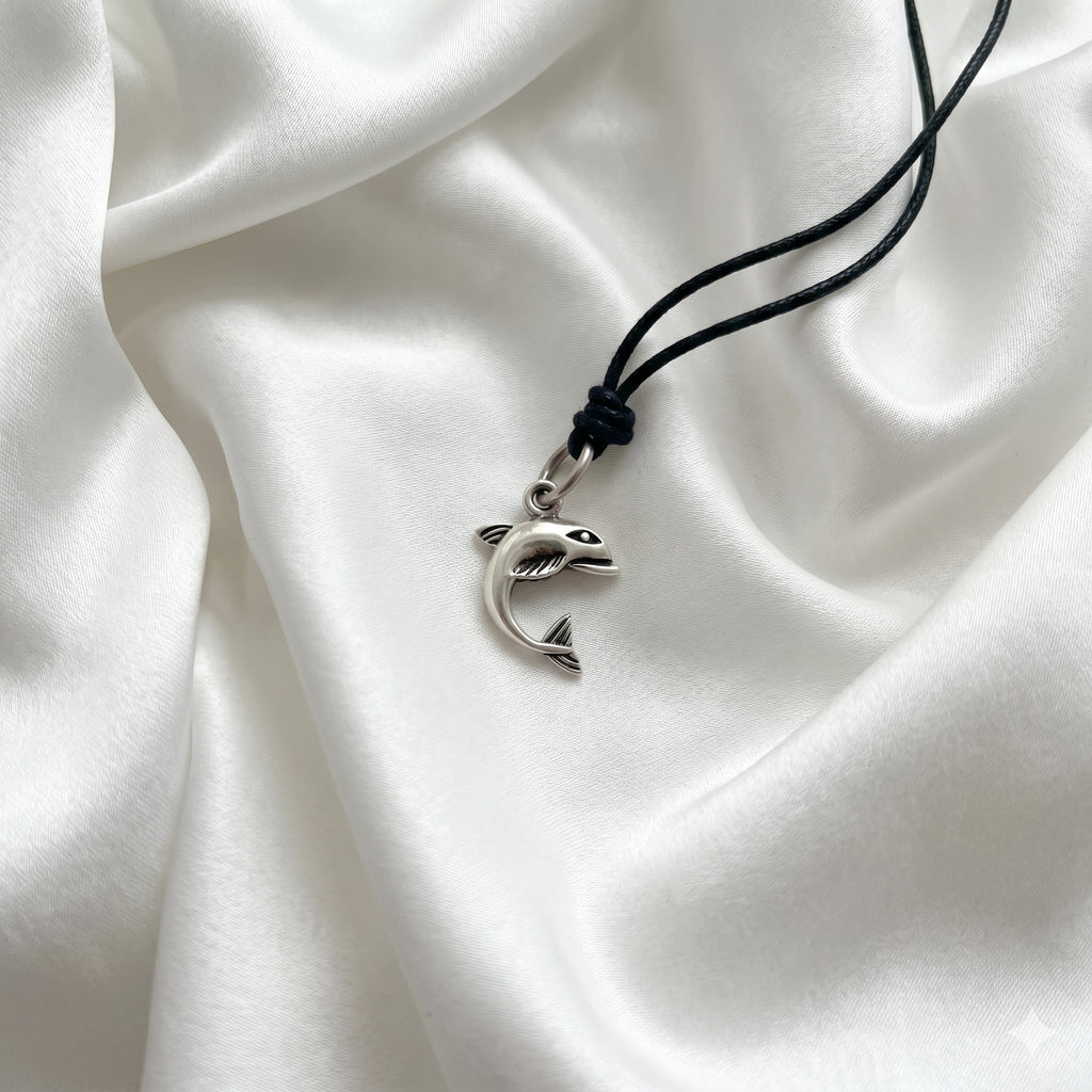 Handmade Lovely Dolphin Silver Pewter Charm Necklace Pendant Jewelry
