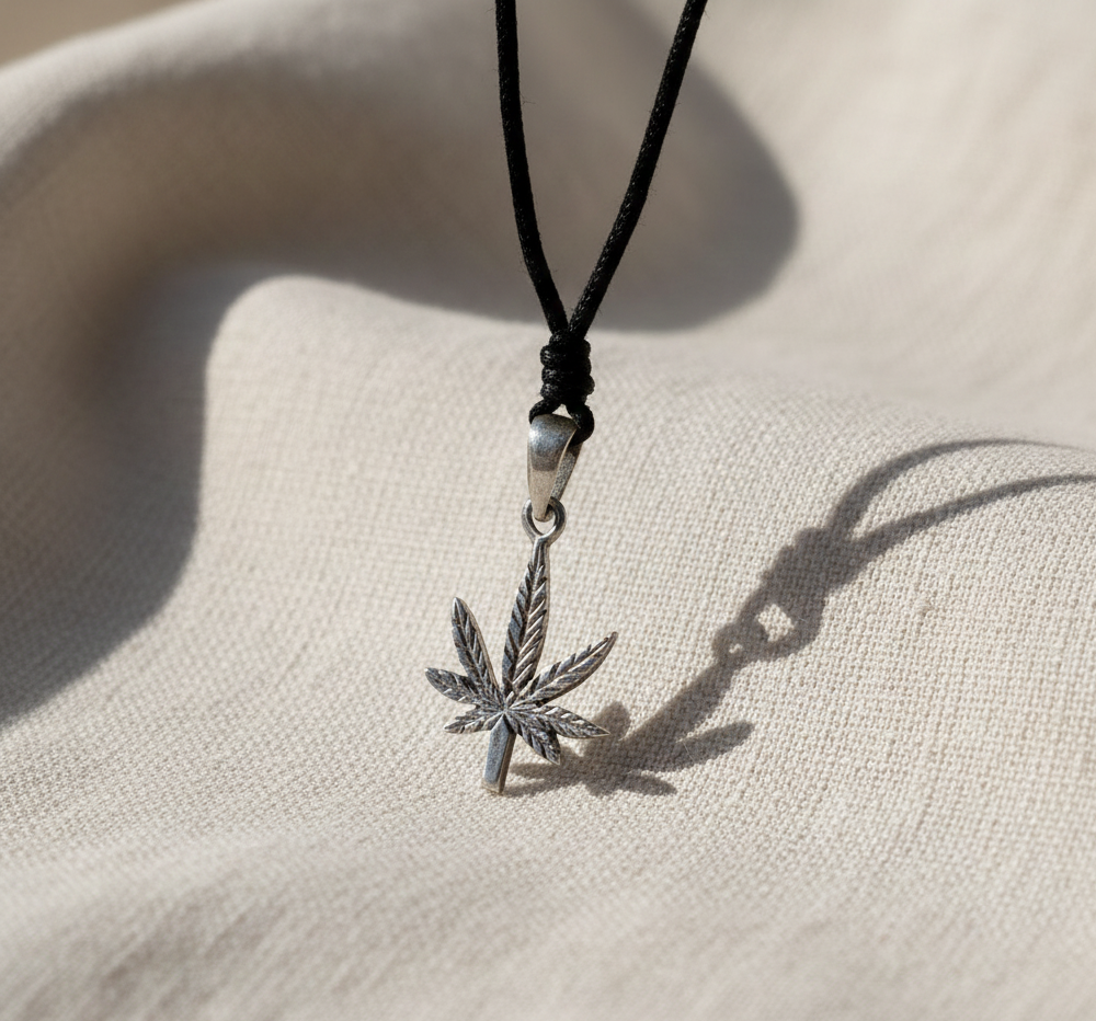New Marijuana Leaf Legalize Silver Pewter Charm Necklace Pendant Jewelry