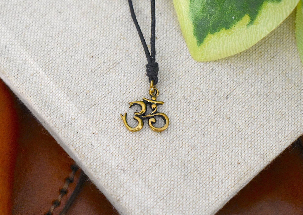 Lovely Hindu Word Om Ohm 92.5 Sterling Silver Pewter Brass Necklace Pendant Jewelry