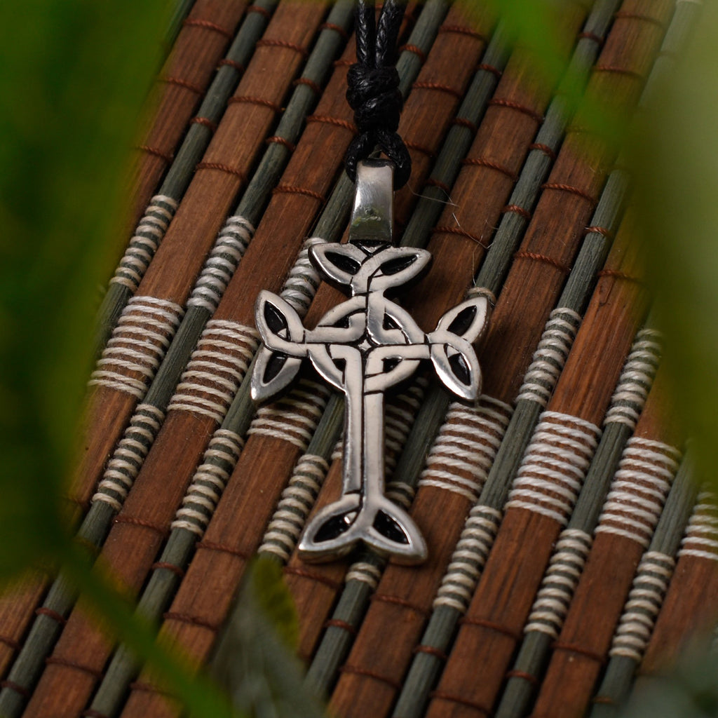 Trendsetting Celtic Cross Silver Pewter Charm Necklace Pendant Jewelry